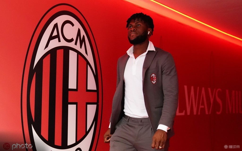 葡超冲刺阶段走向成谜,曼联迎来里程碑,更衣室稳定,赛程密集仍需轮换 葡超冲刺阶段走向成谜,曼联迎来里程碑,更衣室稳定,赛程密集仍需轮换